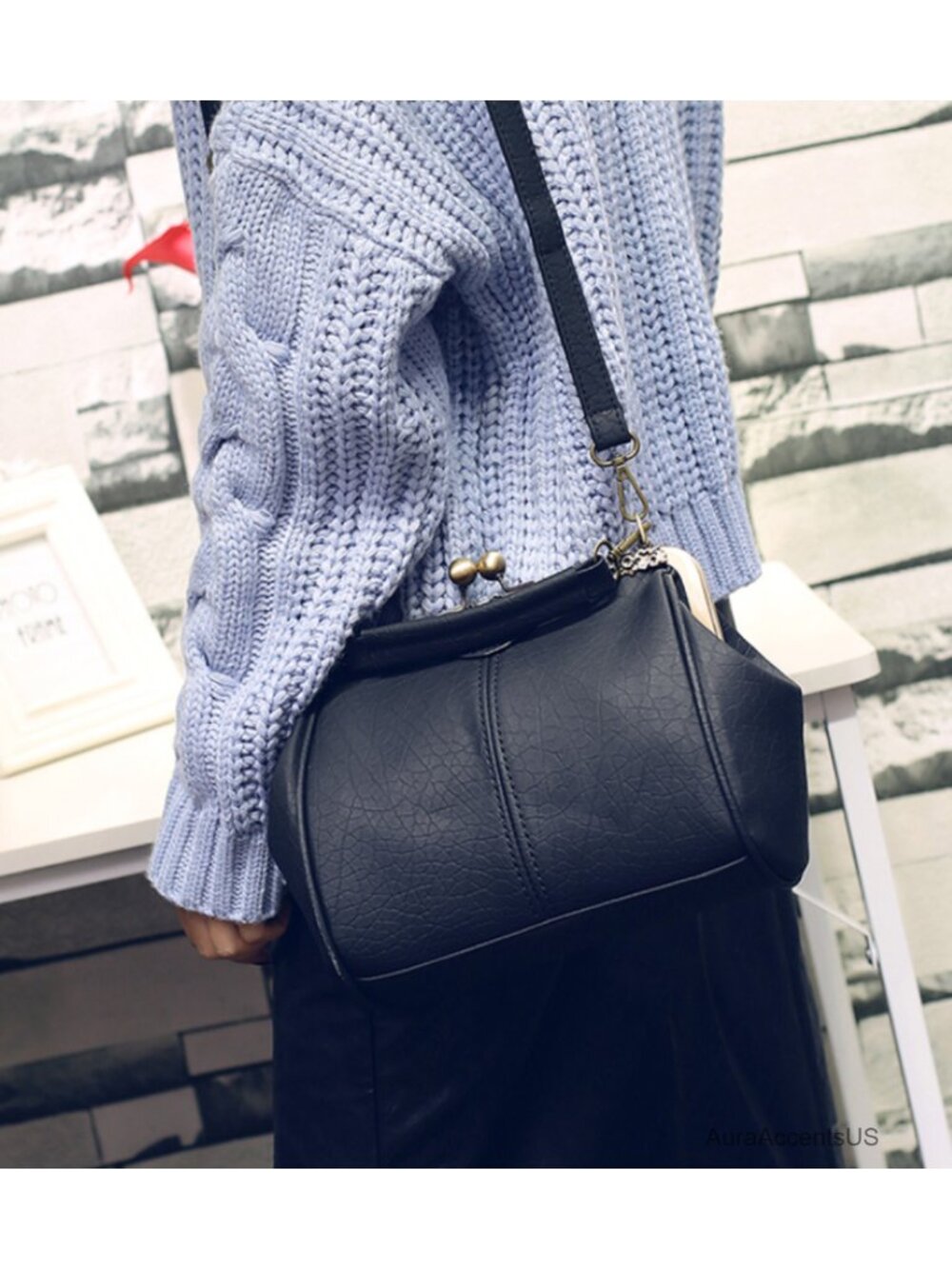 Vintage PU Leather Kiss Lock Crossbody Bag with Detachable Straps - Picture 5 of 6